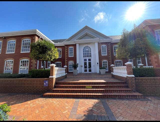 213M² OFFICE TO LET IN BRYANSTON